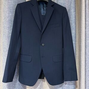 Men’s Hand-Tailored 3-Piece Navy Suit Size S + Garment Cover